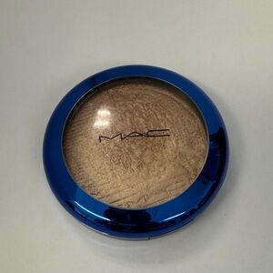 MAC extra dimension, skin finish in oh darling